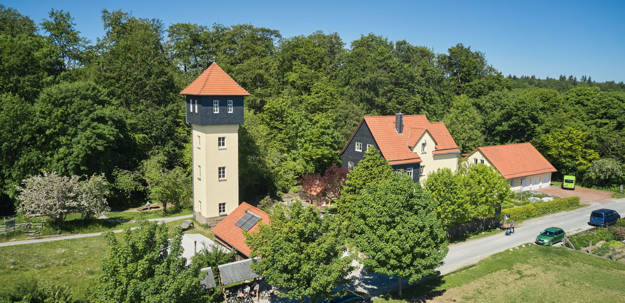 Blick auf das Naturparkzentrum Fürstenhagen aus der Luft
