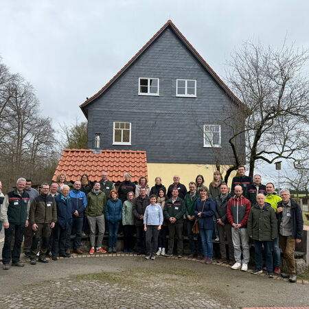 Gruppenbild mit allen Teilnehmenden des Runden Tisches Naturschutz