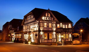 Abendliche Außenansicht vom Hotel Kepplers Ecke