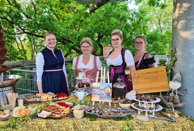 Nationalpark-Partner präsentieren sich zur UNESCO-Welterbetagung 2022 auf dem Baumkronenpfad.