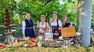 Nationalpark-Partner präsentieren sich zur UNESCO-Welterbetagung 2022 auf dem Baumkronenpfad.