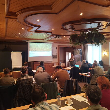 Die Naturparkverwaltung und die Natura 2000-Station Unstrut-Hainich/Eichsfeld luden zum "Runden Tisch Naturschutz“ mit Schwerpunkt Ackerwildpflanzen nach Mühlhausen ein.